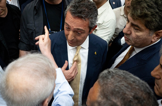 Fenerbahçe Yüksek Divan Kurulu'nda gerginlik!