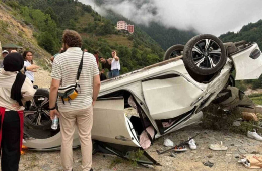 Giresun'da kontrolden çıkan araç 10 metre yükseklikten düştü