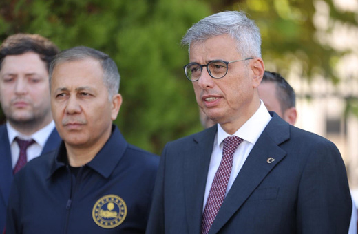 Bakanlar Memişoğlu ve Yerlikaya'dan Sındırgı depremine ilişkin açıklama