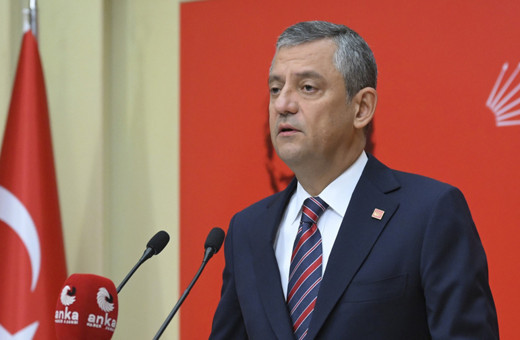 Özgür Özel AK Parti'ye doğum günü hediyem deyip Mücahit Birinci bombasını patlattı