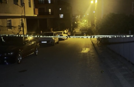 İstanbul'da sokakta kadının boğazını satırla kesip kaçtı! Yakalanan kişi eşi çıktı