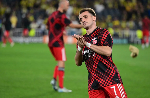 Kerem Aktürkoğlu, Kadıköy'de alkışlandı