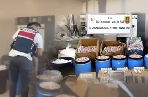 İstanbul'daki operasyonlarda 847 bin 600 uyuşturucu hap ele geçirildi, 2 şüpheli tutuklandı