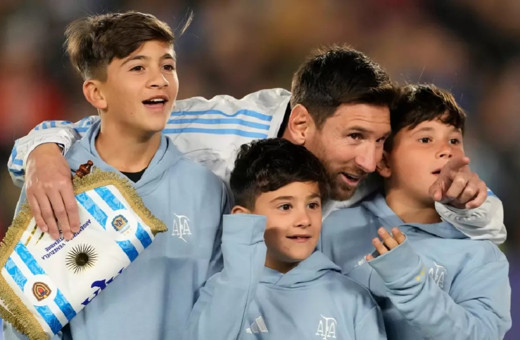 Son iç saha maçı olabilir! Messi'nin gözyaşları sel oldu aktı...