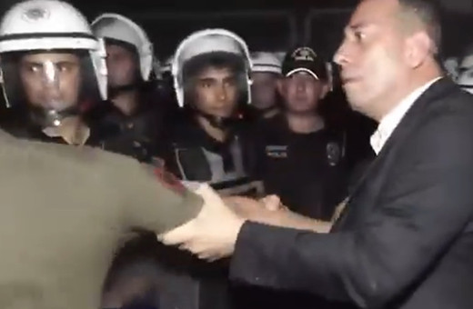 Ali Mahir Başarır’dan polise skandal müdahale