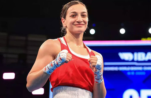 Buse Naz Çakıroğlu, Hindistanlı rakibini mağlup ederek yarı finale yükseldi