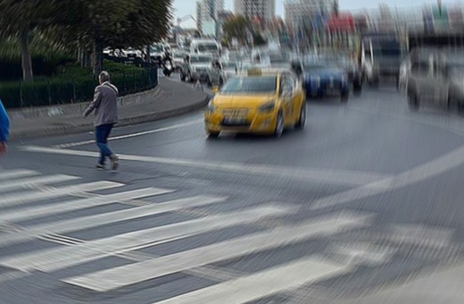 Yaya yolundaki kadını darbetti! O sürücü hakkında flaş karar