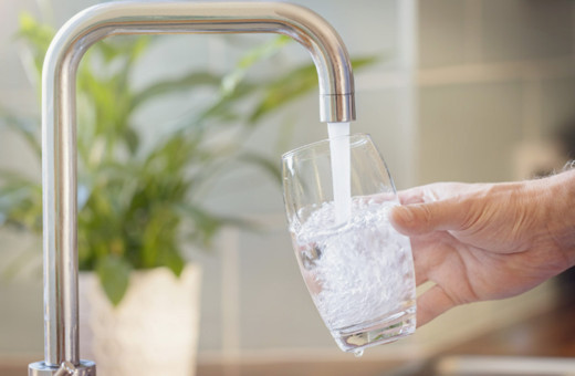 Musluk suyu içenler dikkat etsin: ''Kansere yol açıyor!''