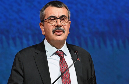 Zorunlu eğitim süresi azalıyor mu? Milli Eğitim Bakanı Yusuf Tekin'den önemli açıklama!