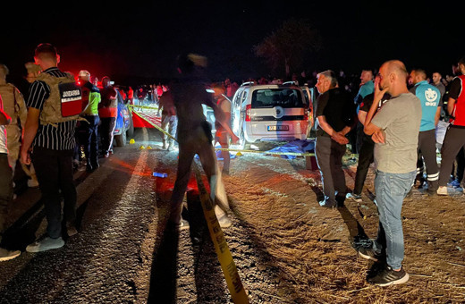 Batman'da seyir halindeki araca silahlı saldırıda aynı aileden 4 kişi hayatını kaybetti