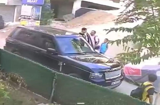 Hız uyarısı yapan babaya çocuklarının yanında tokat attı