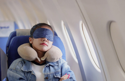 Uçakta uyumak için bu yola başvuranları dikkat! Uzmanlar uyardı