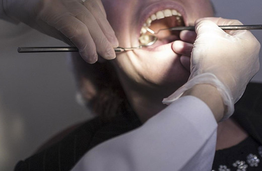 Doktora kafa attı! İzmir'de feci olay