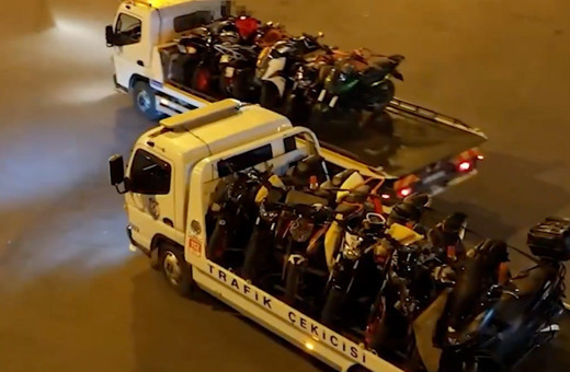 İstanbul'da trafik güvenliğini tehlikeye atan 17 motosiklet sürücüsüne işlem yapıldı