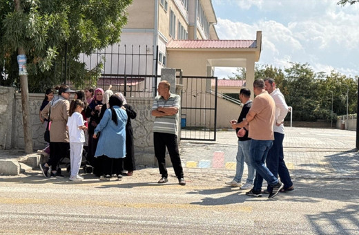 Van'da şüpheli şahıs 2 öğretmeni bıçakla yaraladı