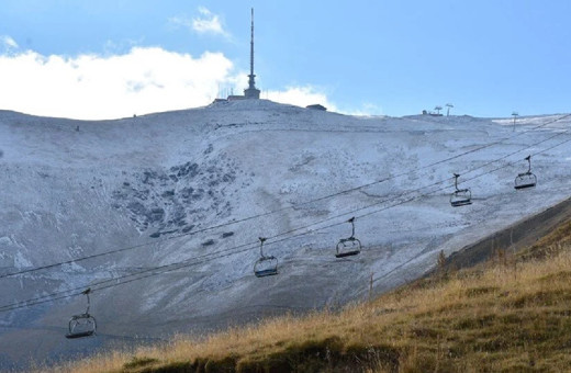 Palandöken'de yılın ilk karı yağdı! Kar manzarası büyüledi...