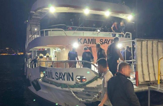 İstanbul'da yolcu vapuru ile gemi çarpıştı