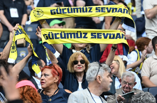 Fenerbahçe Kulübü seçiminde gerginlik! Tribünler karıştı...
