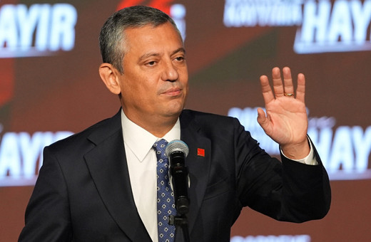 Özgür Özel, 22. Olağanüstü Kurultay'da yeniden CHP Genel Başkanlığına seçildi