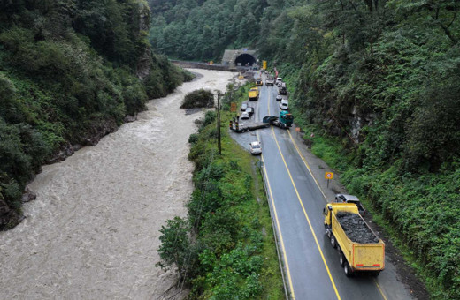 Rize'de sel felaketi! Bakan Uraloğlu son durumu açıkladı
