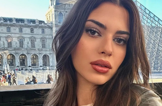 Derin Talu, sevgilisinin ailesiyle tanıştı! Müstakbel kaynanasıyla poz verdi