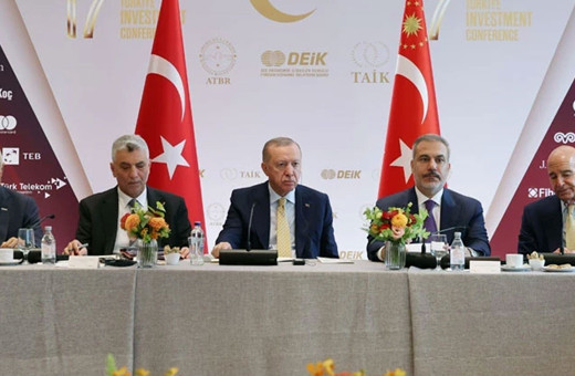 Erdoğan: Başkan Trump'la 100 milyar dolarlık ticaret hacmi hedefimiz sürüyor