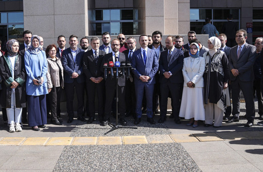 Özgür Özel'in Bayrampaşa iddiası olay oldu AK Parti'den Özel hakkında suç duyurusu