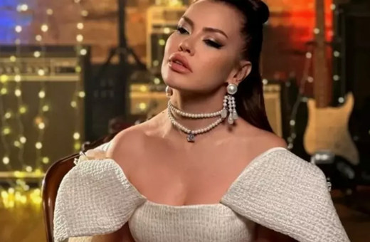 Beyninde kitle çıkmıştı! Şarkıcı Lara'nın duygulandıran paylaşımı