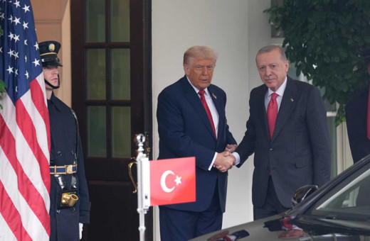 Beyaz Saray'daki kritik zirve: Trump Cumhurbaşkanı Erdoğan'ı kapıda karşıladı