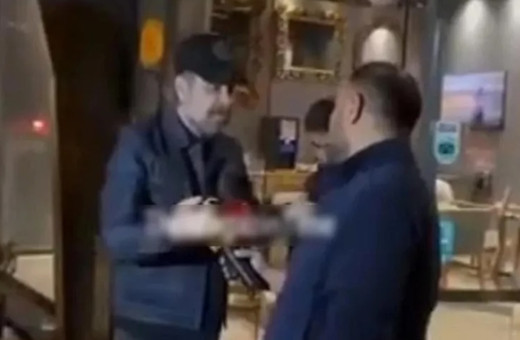 Öfkesine hakim olamamıştı! Nejat İşler'e kafa atan muhabir işten atıldı...