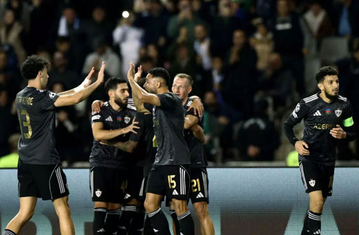 Karabağ sahasında Kopenhag'ı 2-0 mağlup ederek 2'de 2 yaptı