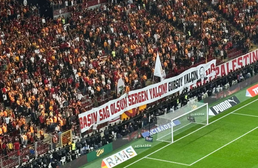 Galatasaray tribünlerinden Sergen Yalçın’a anlamlı pankart