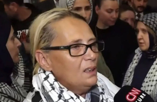 Türk aktivist Ayçin Kantoğlu: İsrail askerleri çıplak arama yaptı