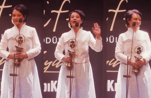 Afife Tiyatro Ödülleri'nde teşekkür sonrası ortalık karıştı