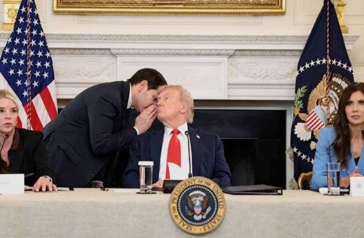 ABD başkanı Trump'a toplantıyı erken sonlandıran not Rubio kulağına böyle fısıldadı