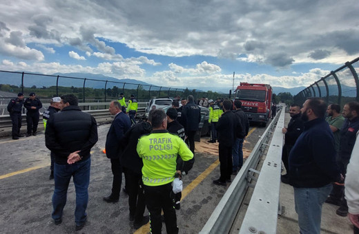 Sakarya'da trafik kazası! 2 jandarma personeli şehit oldu