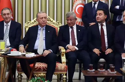 Erdoğan'la fotoğrafı gündem olmuştu! Davutoğlu'ndan açıklama geldi