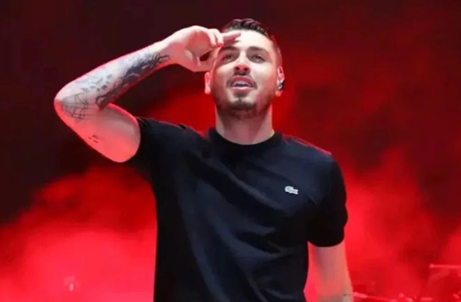 Blok3 konserinde eğlenceli anlar! Attığı hikaye başını yaktı