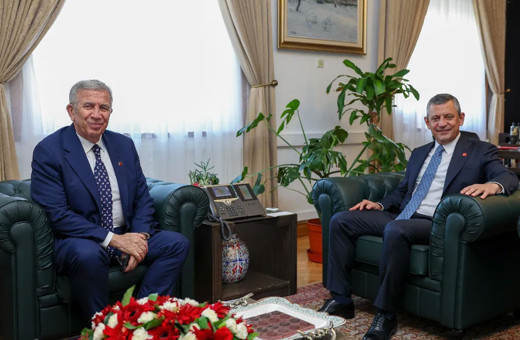 Mansur Yavaş, Özgür Özel'i ziyaret etti! 'Umuyorum soruşturmaya gerek görmezler'