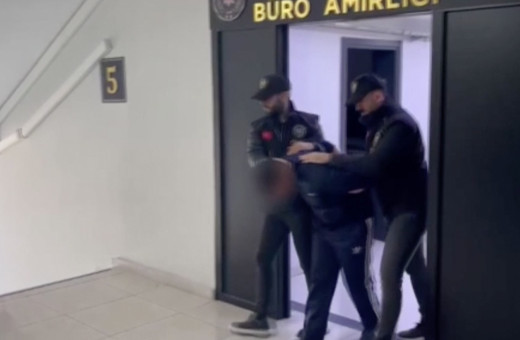 Çocuğunun okuldan çıkmasını bekliyordu! İzmir'de vahşet