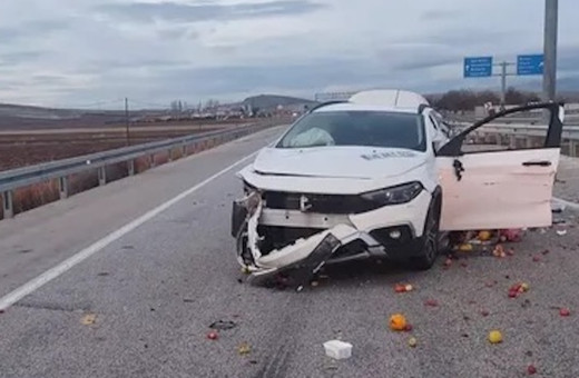 Afyon'da korkunç kaza! Tır ile otomobil çarpıştı: 1 ölü, 1 yaralı...