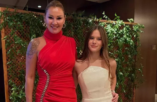 Pınar Altuğ'un kızı Su büyüdü! Güzelliğine beğeni yağıyor...