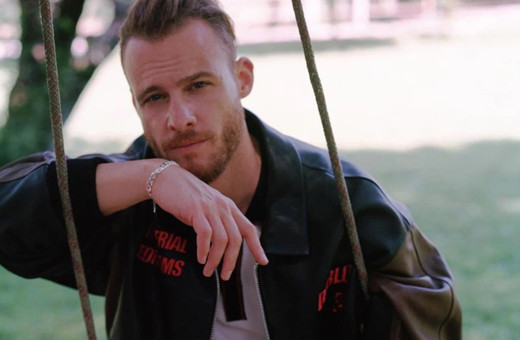 Sabancı'nın torununu çabuk unuttu! Kerem Bürsin yeni bir aşka yelken açtı!