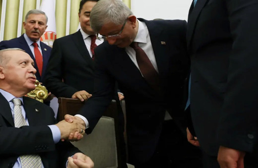 Ahmet Davutoğlu sinyali çaktı! Ak Parti'ye mi dönüyor? ''Tereddüt etmem''