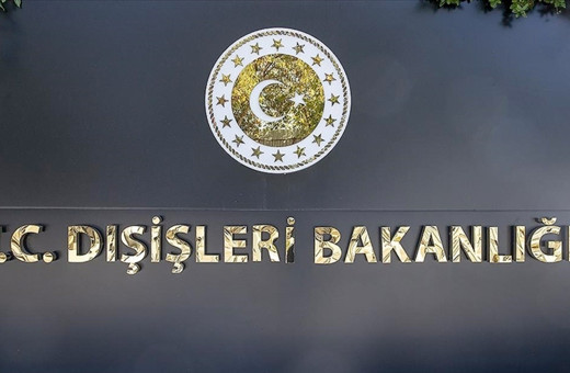 Karadağ'da Türklere ait dükkanlar ateşe verildi vize serbestisi askıya alındı