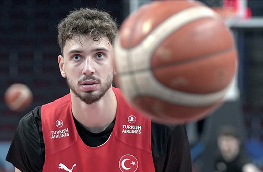 Kevin Durant Alperen Şengü ikilisi sazı eline aldı Rockets fark attı