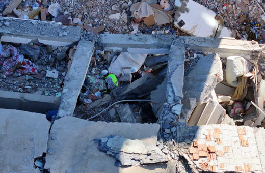 Enkazın altında kalan Dilara Bilir, sesini böyle duyurdu!