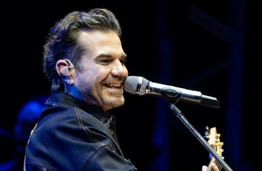 Kenan Doğulu konserinde şok! Öyle bir şey yaptı ki...