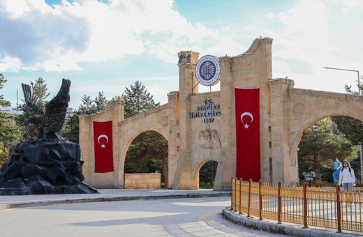 Atatürk Üniversitesi, "Leiden"in 2025 çalışmasında dünyada 749'uncu, Türkiye'de 9'uncu sırada yer aldı