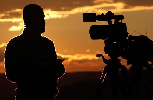 Gazeteci sorduğu soru yüzünden işten çıkarıldı